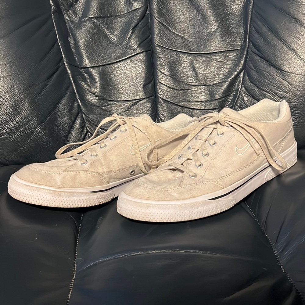 Nike Tan Sneakers